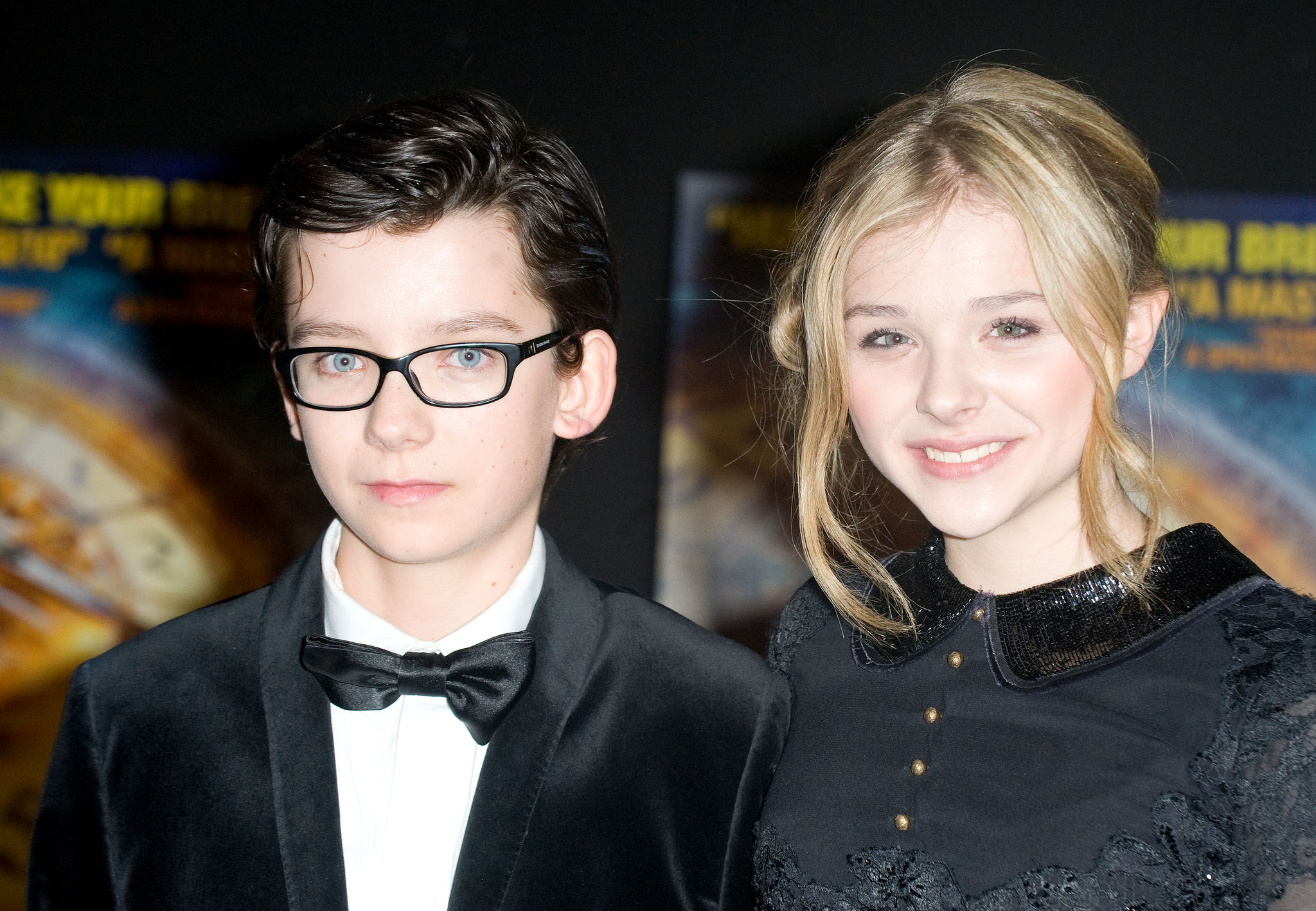 Chloë Grace Moretz and Asa Butterfield at event of Hugo isradimas (2011)