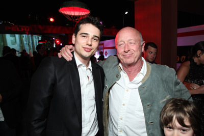 Tony Scott and Alex Kaluzhsky at event of Metro uzgrobimas (2009)