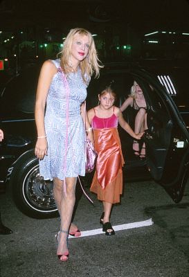 Courtney Love and Frances Bean Cobain at event of Charlie's Angels (2000)