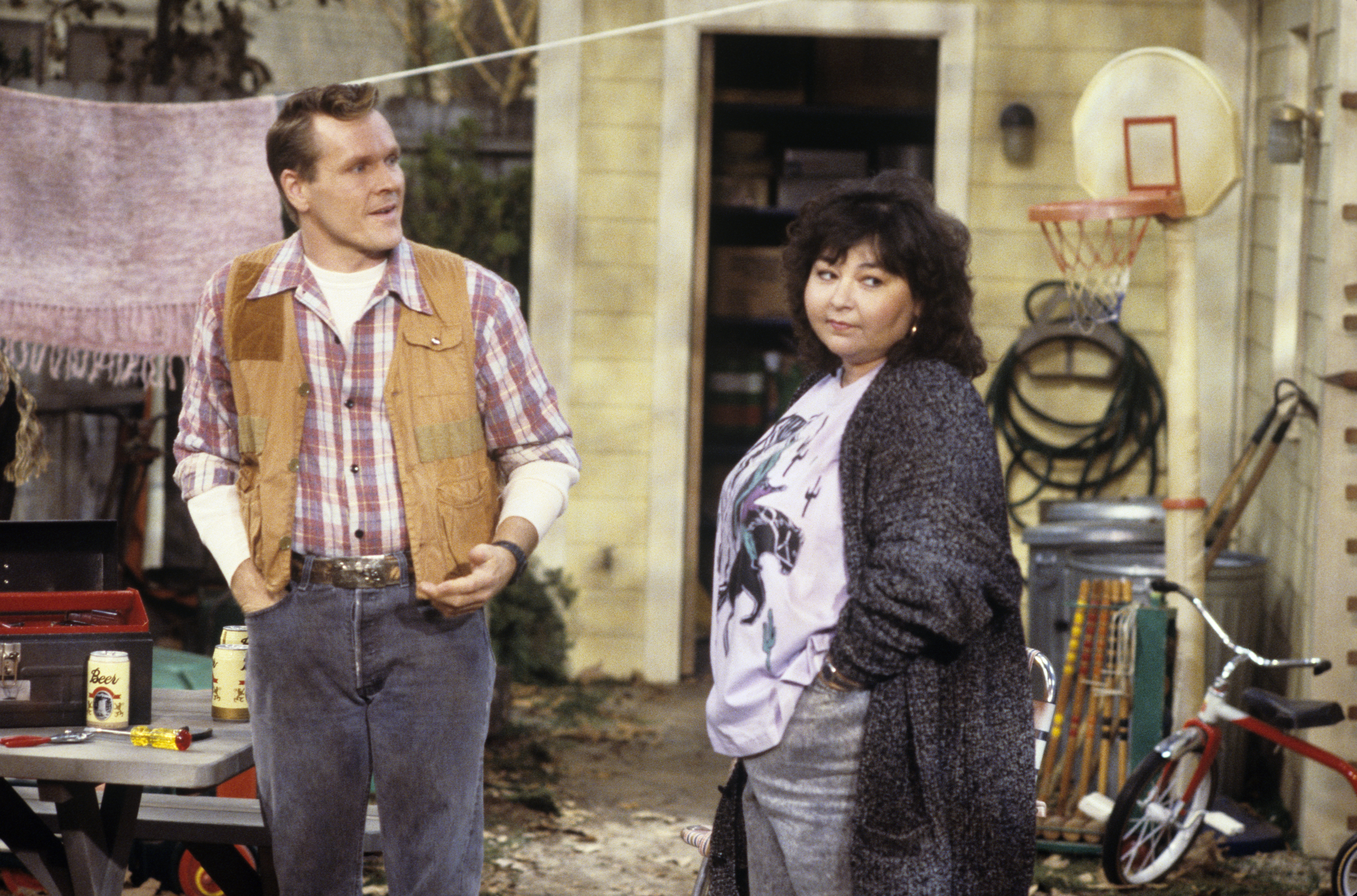 Still of Roseanne Barr and William Sadler in Roseanne (1988)