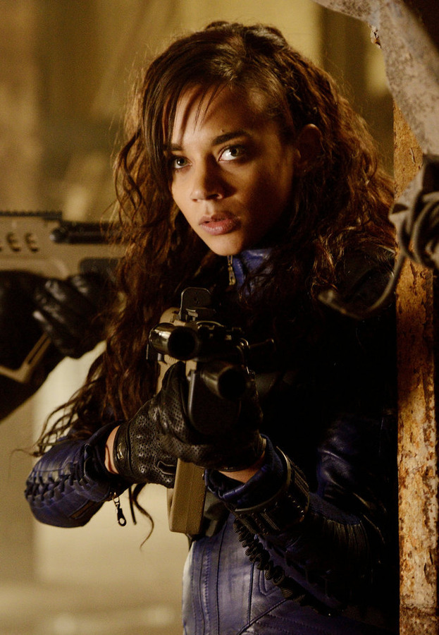 Still of Hannah John-Kamen in Killjoys (2015)