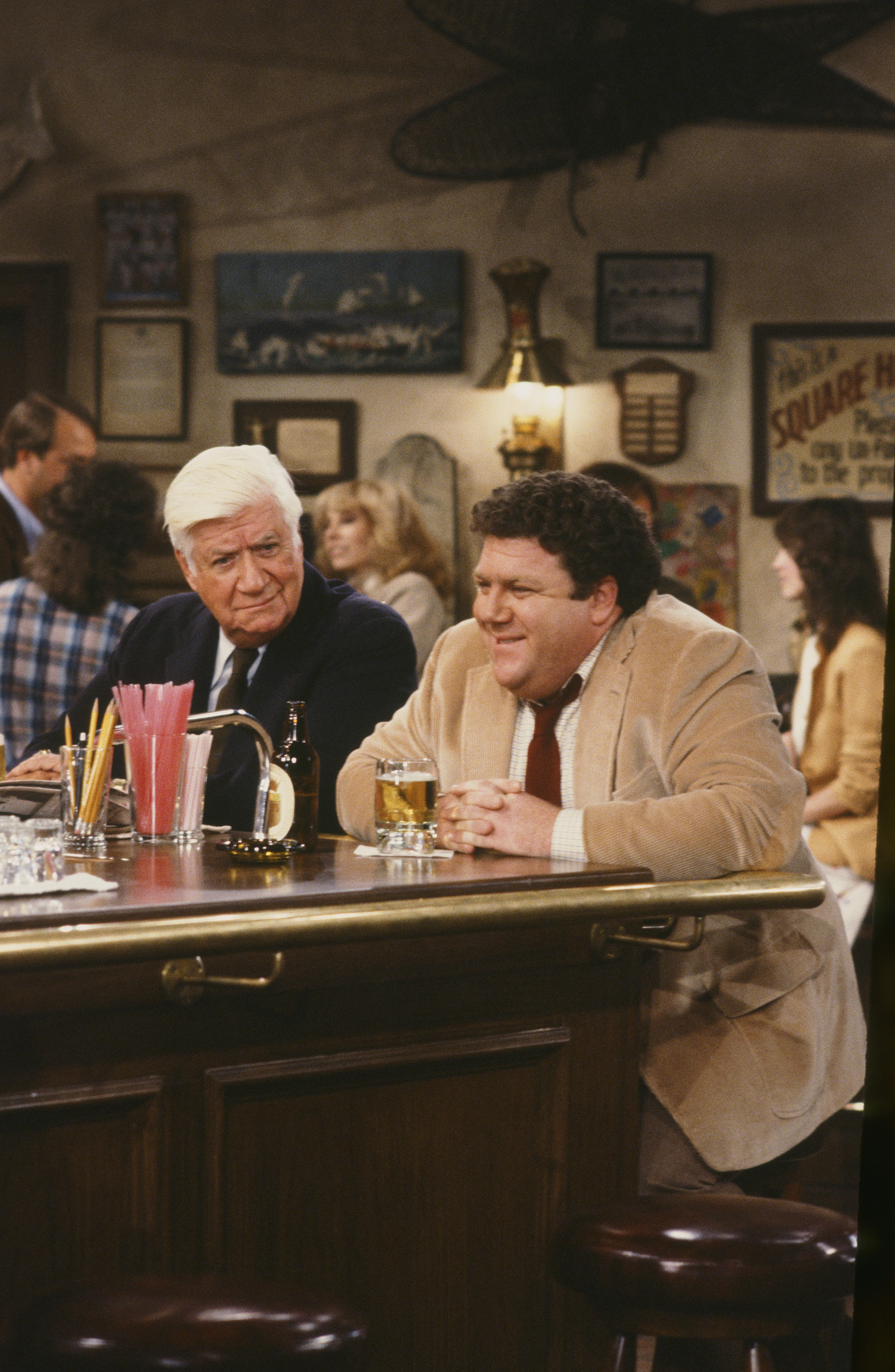 Still of George Wendt and Thomas P. 'Tip' O'Neill in Cheers (1982)