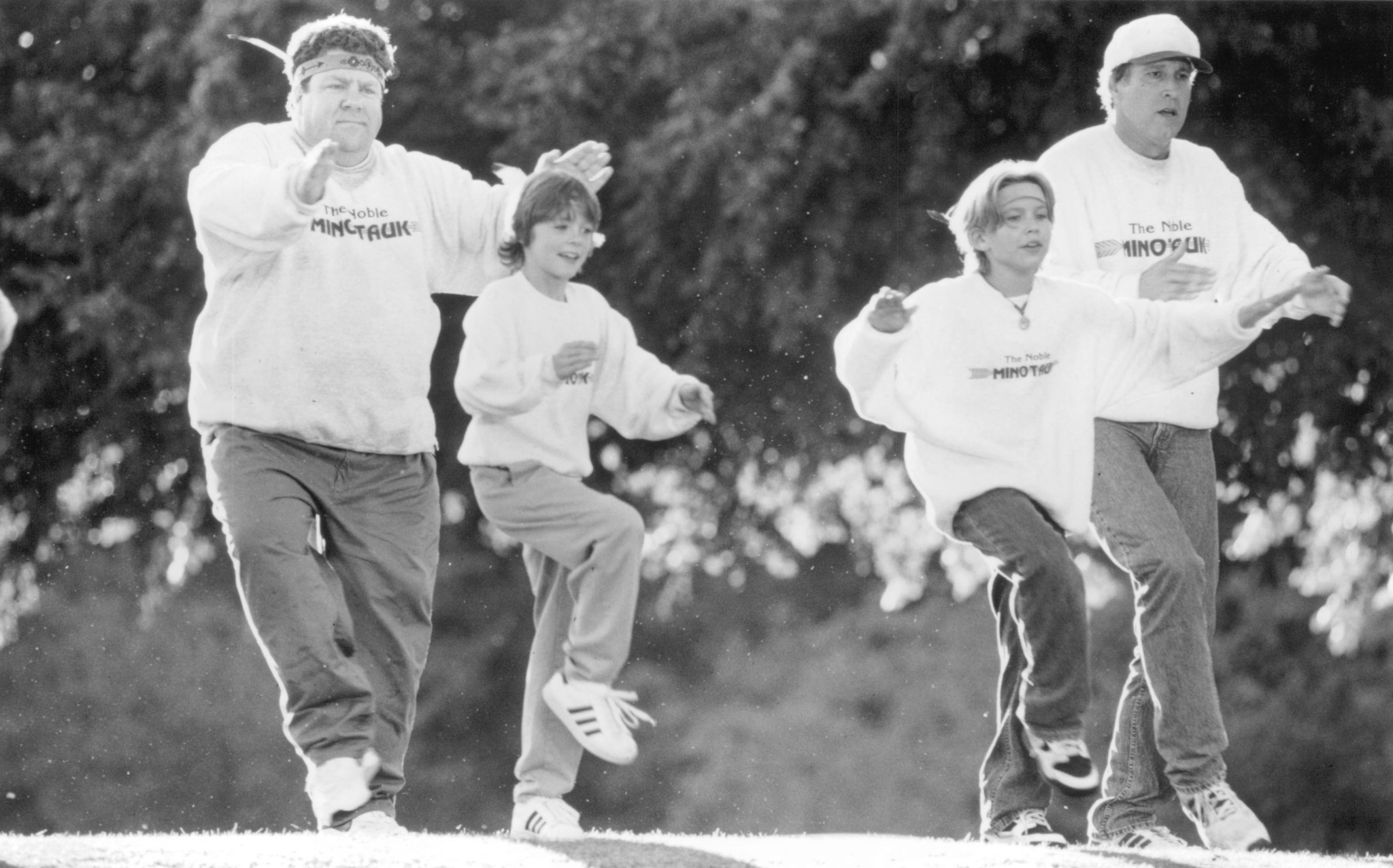 Still of Chevy Chase, Jonathan Taylor Thomas and George Wendt in Man of the House (1995)