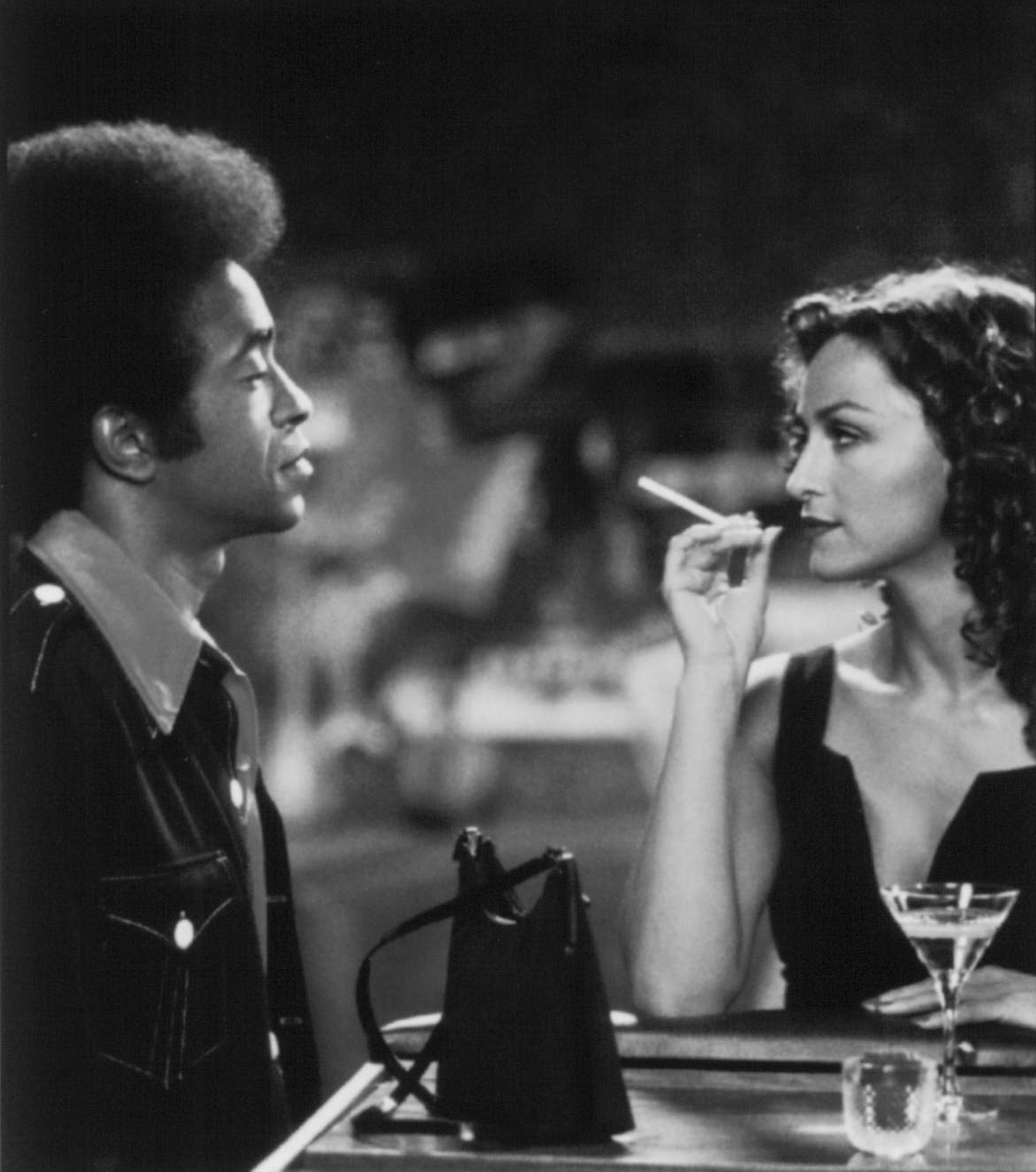Still of Tim Meadows and Sofia Milos in The Ladies Man (2000)