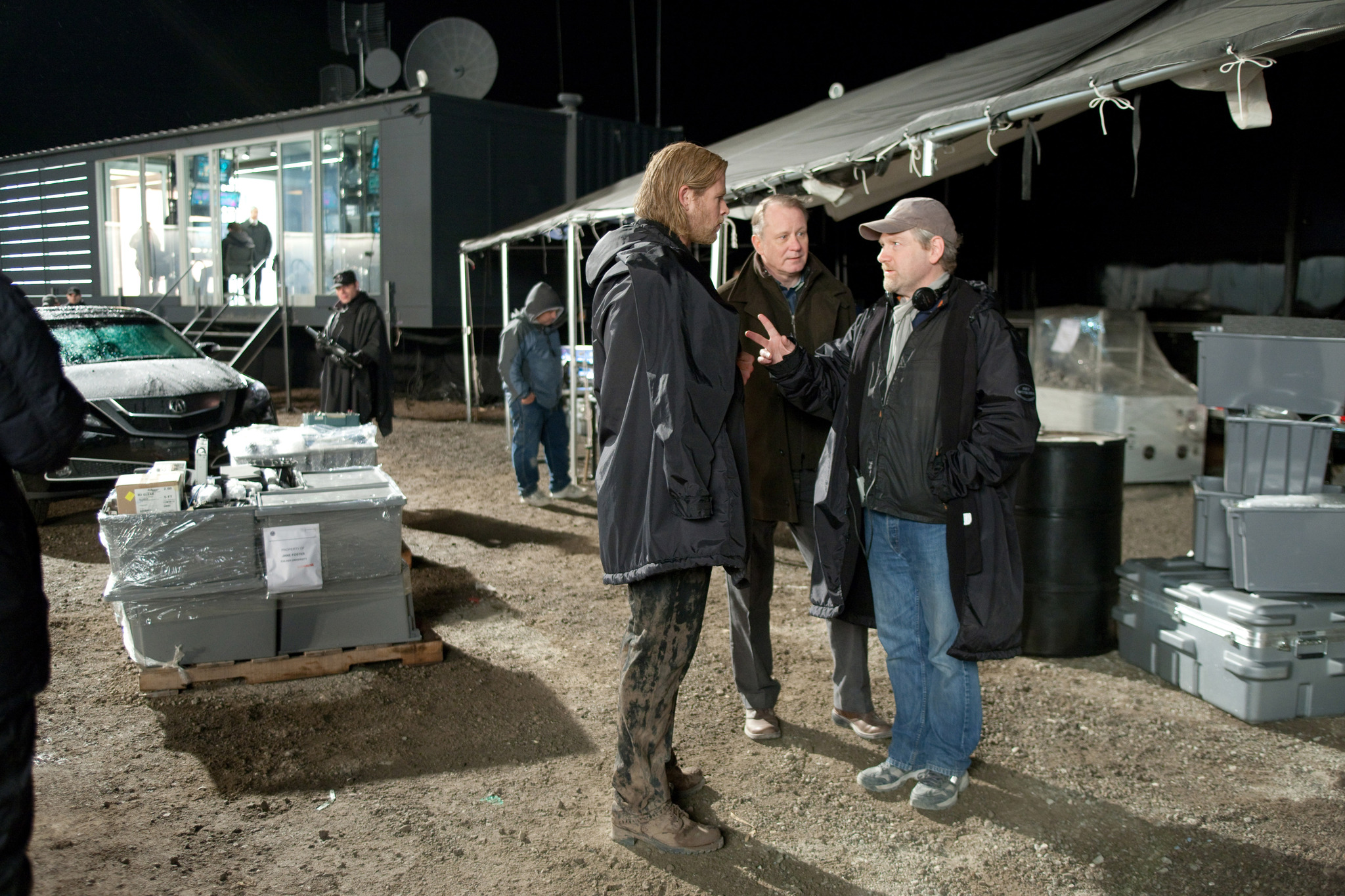 Still of Kenneth Branagh, Stellan Skarsgård and Chris Hemsworth in Toras (2011)