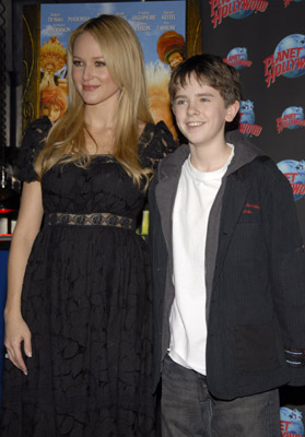 Freddie Highmore and Jewel Kilcher