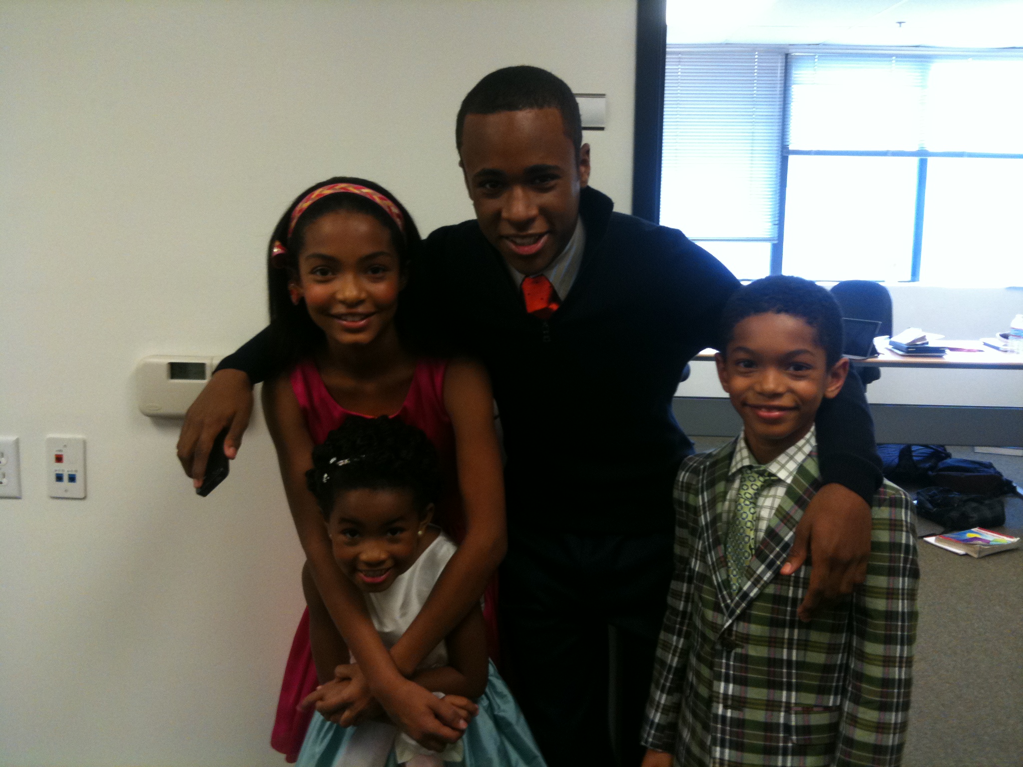 Layla with her First Family Sister Yara Shahidi (Chloe),brother Khylin Rhambo (Charles) and younger brother Sayeed Shahidi (Lucas).