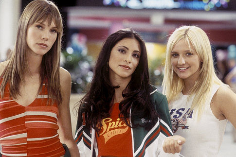 Jessica's antagonist, Bianca (Maria Elena Laas, center) looks to sitr up trouble, aided by Sasha (Melissa Lawner, left) and Monique (Ashlee Simpson, right).