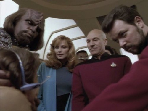 Still of Michael Dorn, Jonathan Frakes, Gates McFadden, Wil Wheaton, LeVar Burton and Patrick Stewart in Star Trek: The Next Generation (1987)