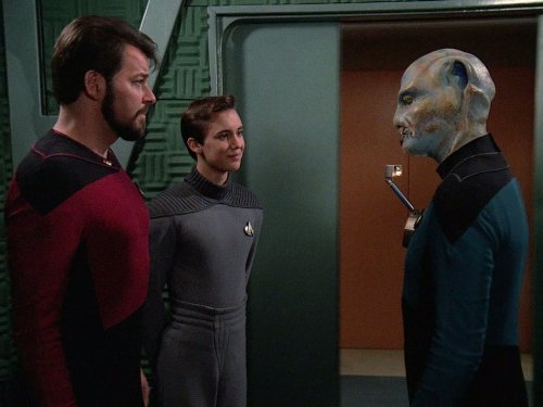 Still of Jonathan Frakes, Wil Wheaton and John Putch in Star Trek: The Next Generation (1987)
