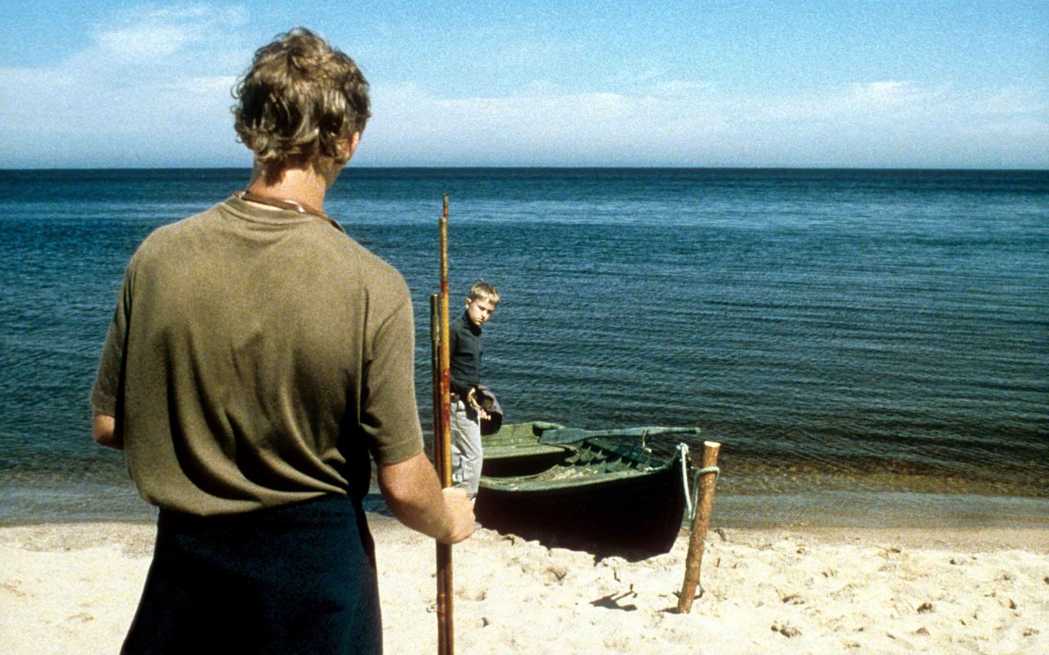 Still of Ivan Dobronravov and Vladimir Garin in Vozvrashchenie (2003)