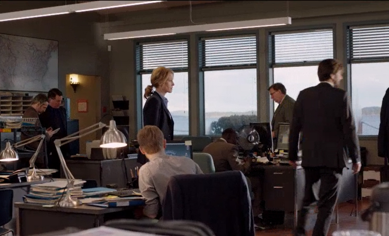 (R to L) David Tennant, Christian J. Stewart and Anna Gunn, Gracepoint (2014)