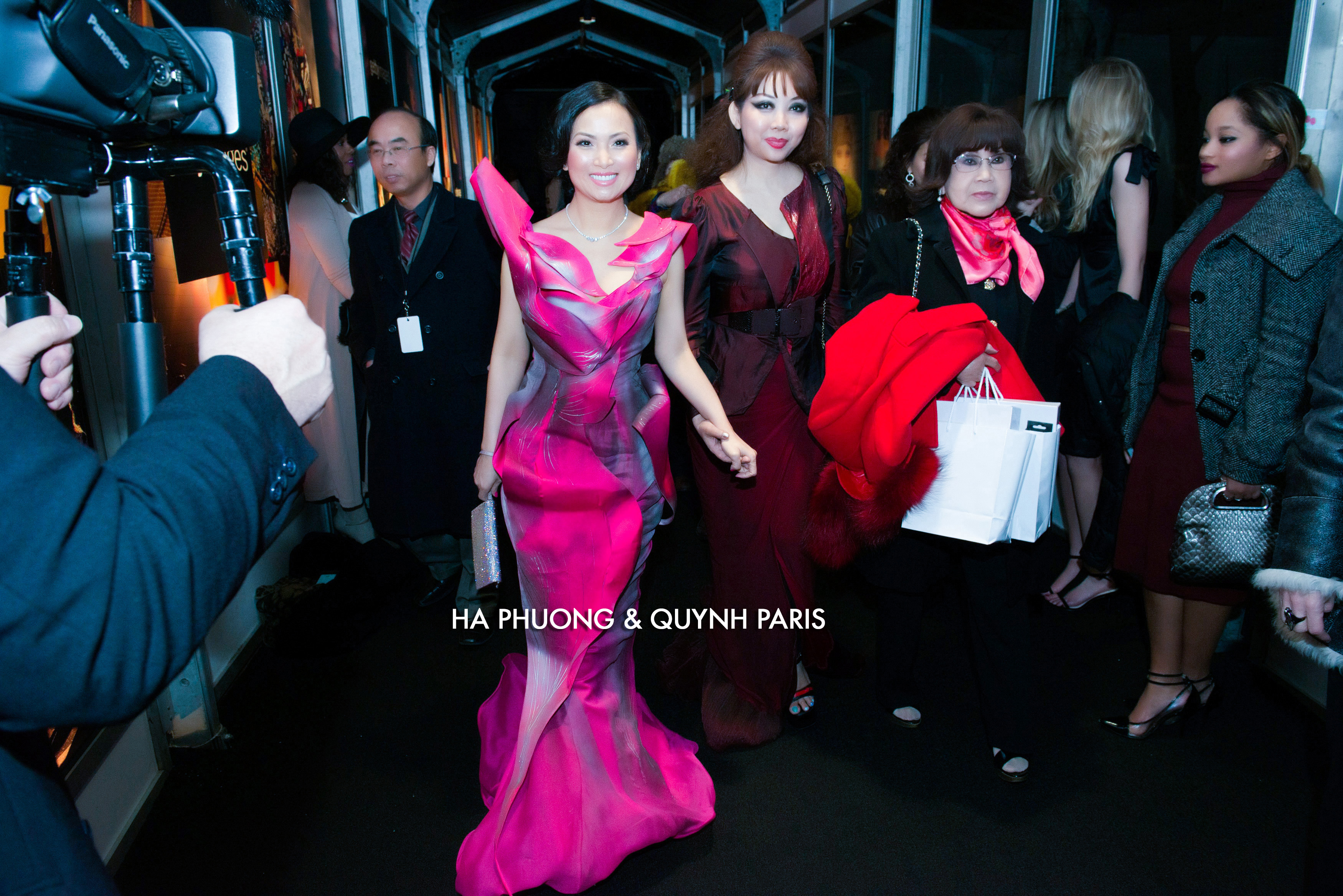 Ha Phuong & Quynh Paris at NY Fashion week 2015. www.haphuongworld.com www.haphuong.global haphuongfanpage