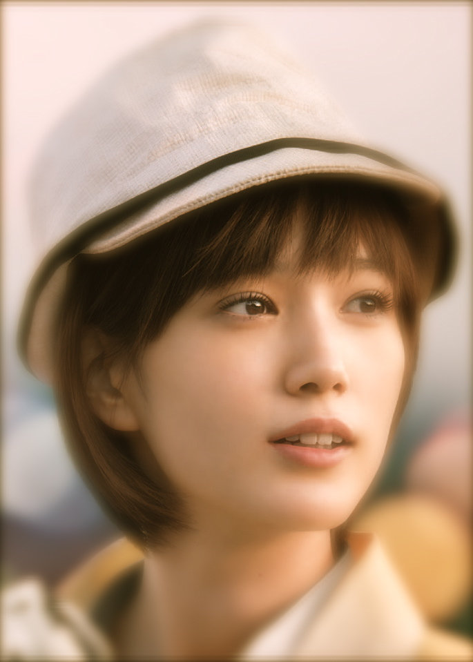 Tsubasa Honda is now the most popular actress/model in Japanese Cinema and TV network industries. The bestseller theatrical feature cinema, The Rakugo Movie (2013) is her best acting work in her career.