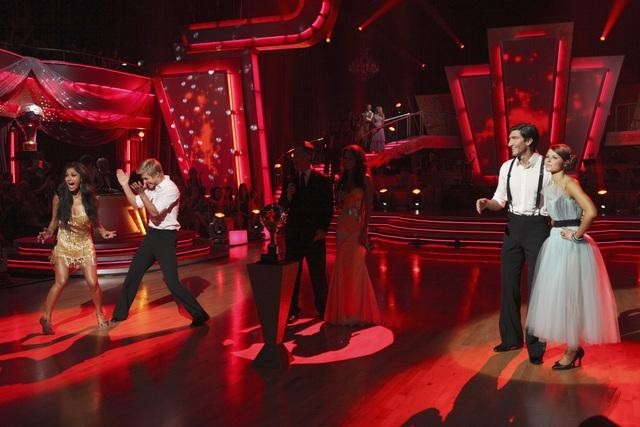 Still of Tom Bergeron, Nicole Scherzinger, Brooke Burke-Charvet, Evan Lysacek, Anna Trebunskaya and Derek Hough in Dancing with the Stars (2005)