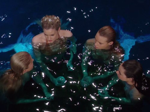 Still of Ivy Latimer, Jenna Rosenow, Amy Ruffle and Lucy Fry in Mako Mermaids (2013)
