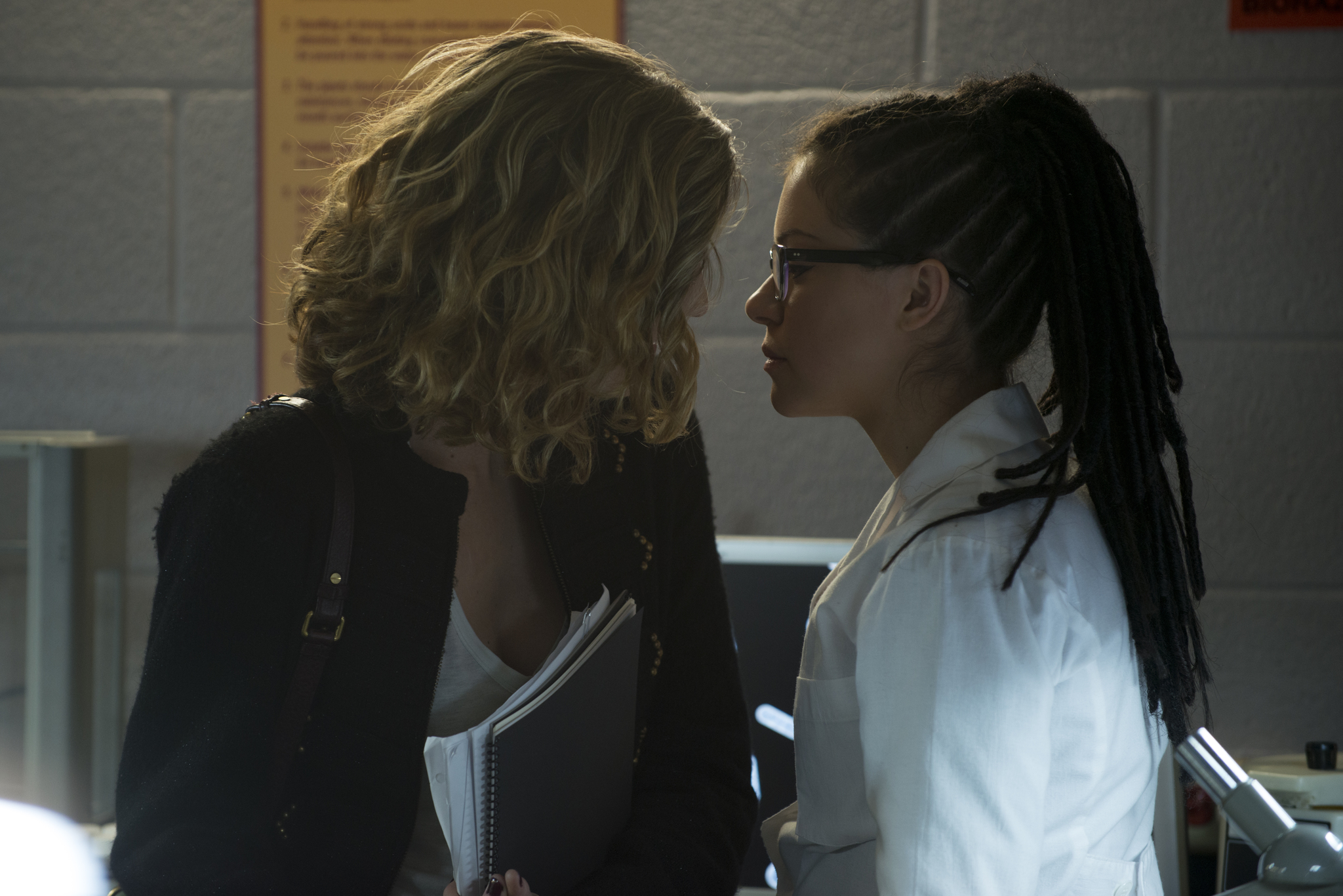 Still of Tatiana Maslany and Evelyne Brochu in Orphan Black (2013)