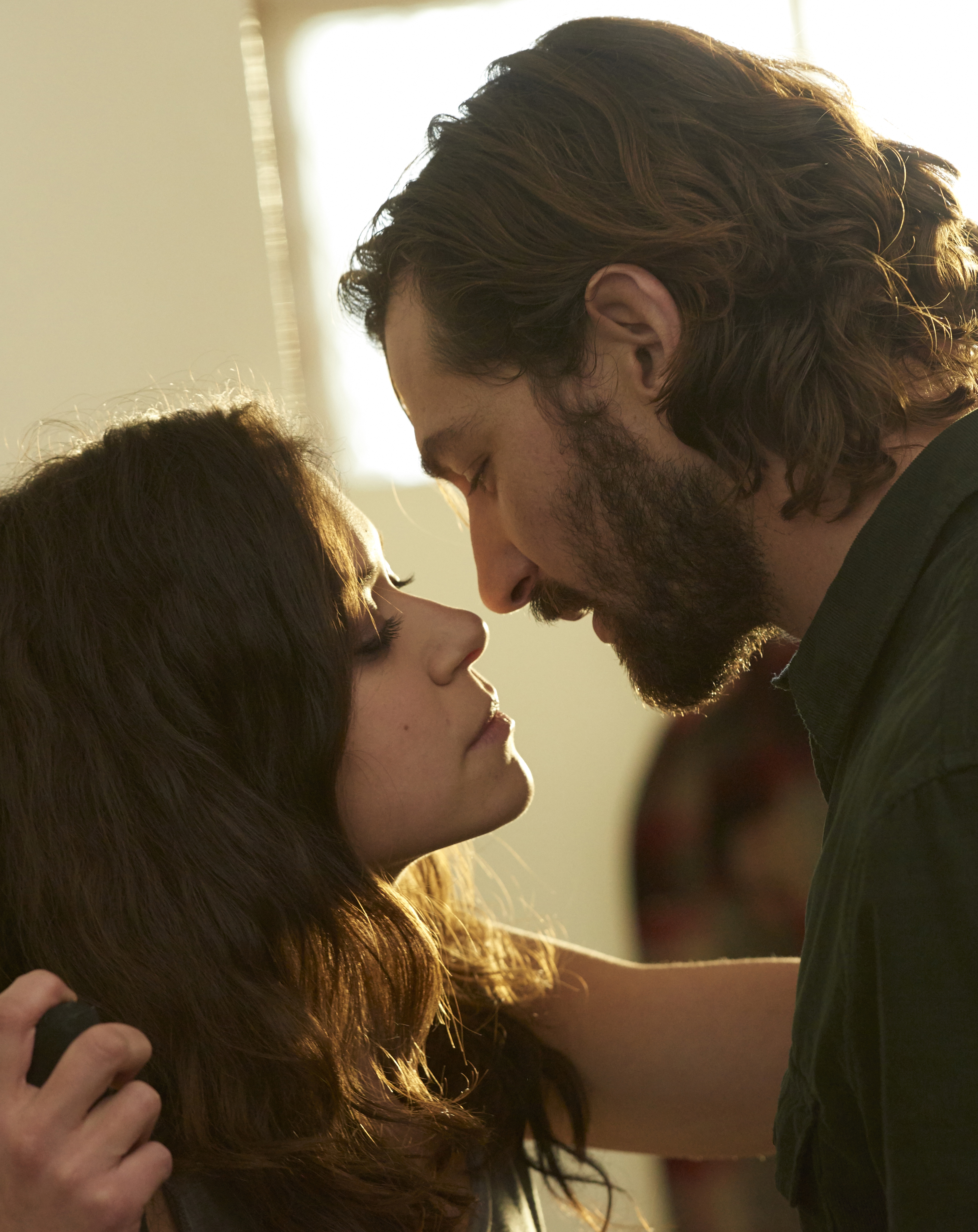 Still of Michiel Huisman and Tatiana Maslany in Orphan Black (2013)