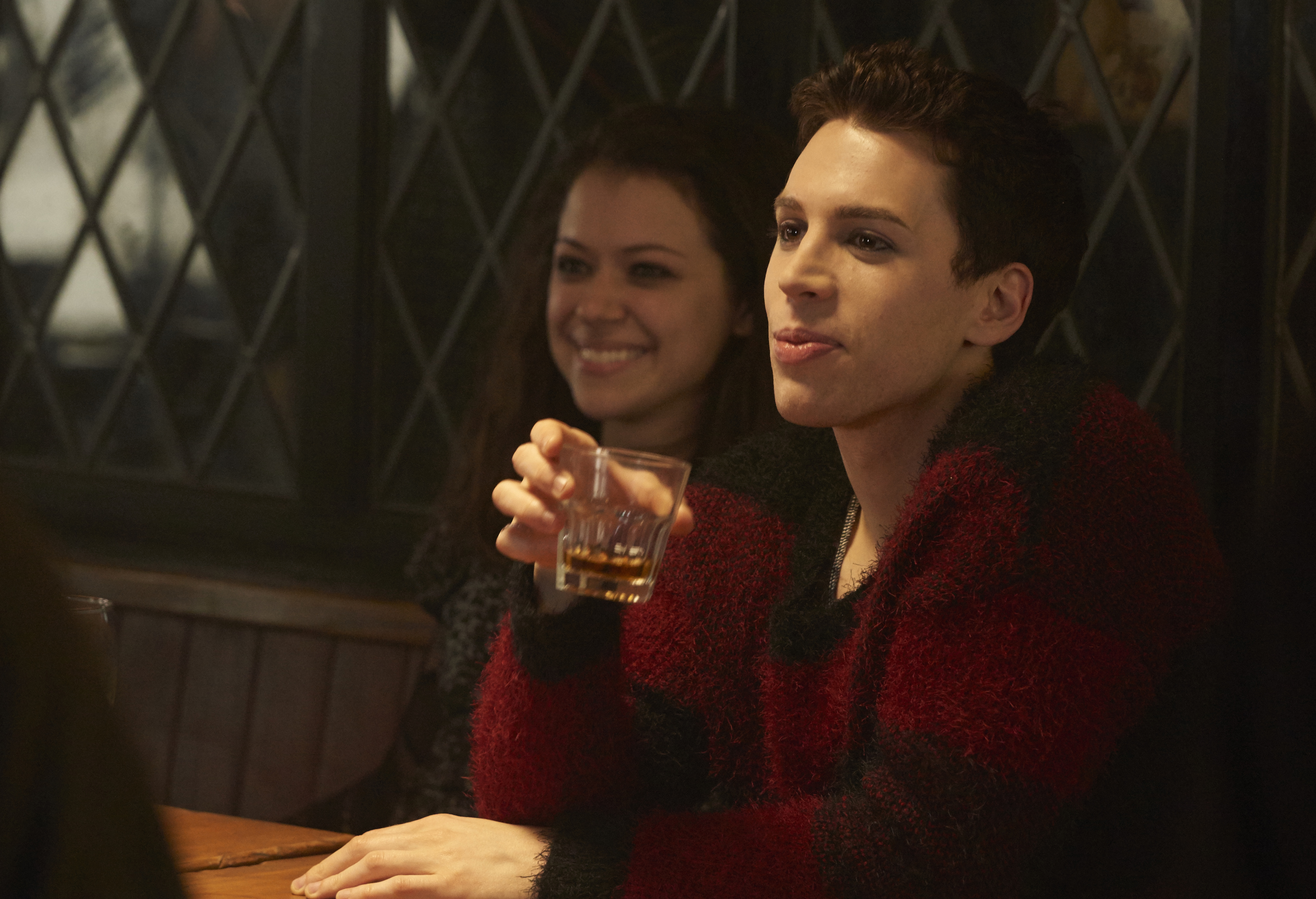 Still of Tatiana Maslany and Jordan Gavaris in Orphan Black (2013)