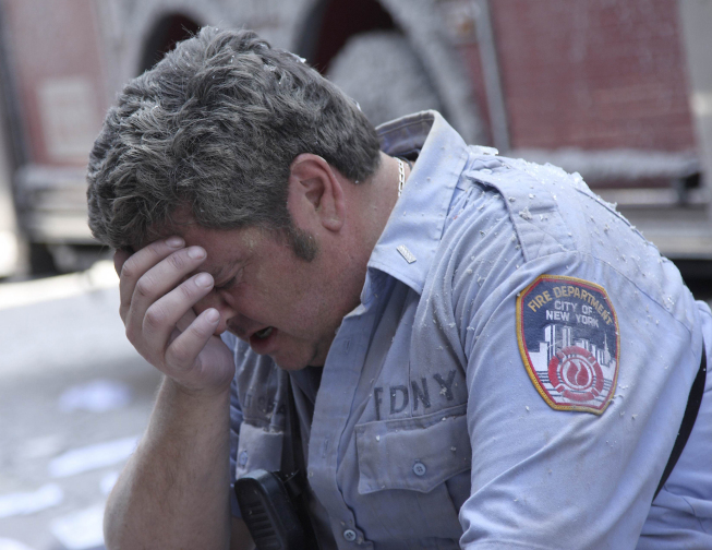 Still of John Scurti in Rescue Me (2004)