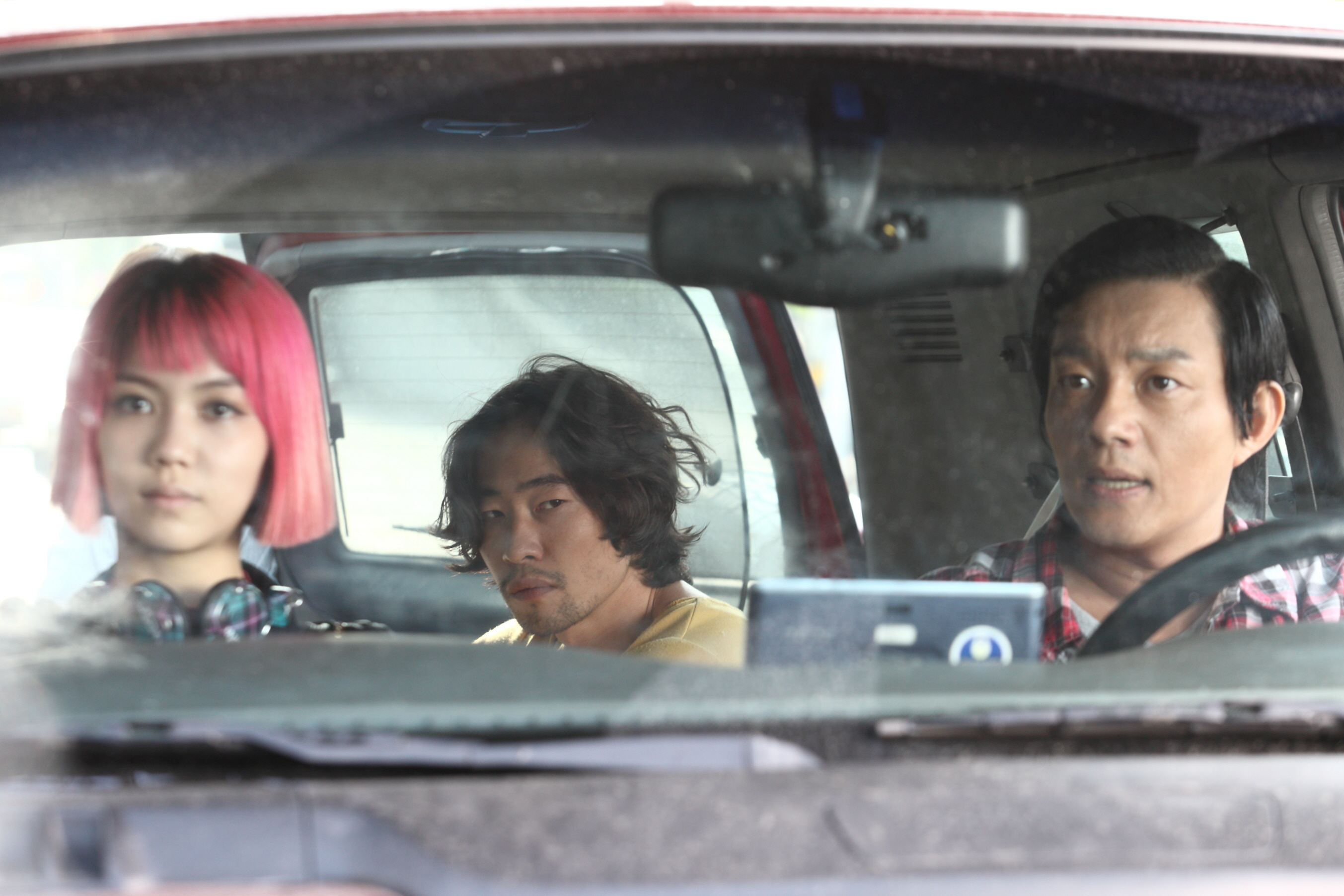 Still of Seung-beom Ryu, Beom-su Lee and Ok-bin Kim in Si-che-ga Dol-a-wass-da (2012)