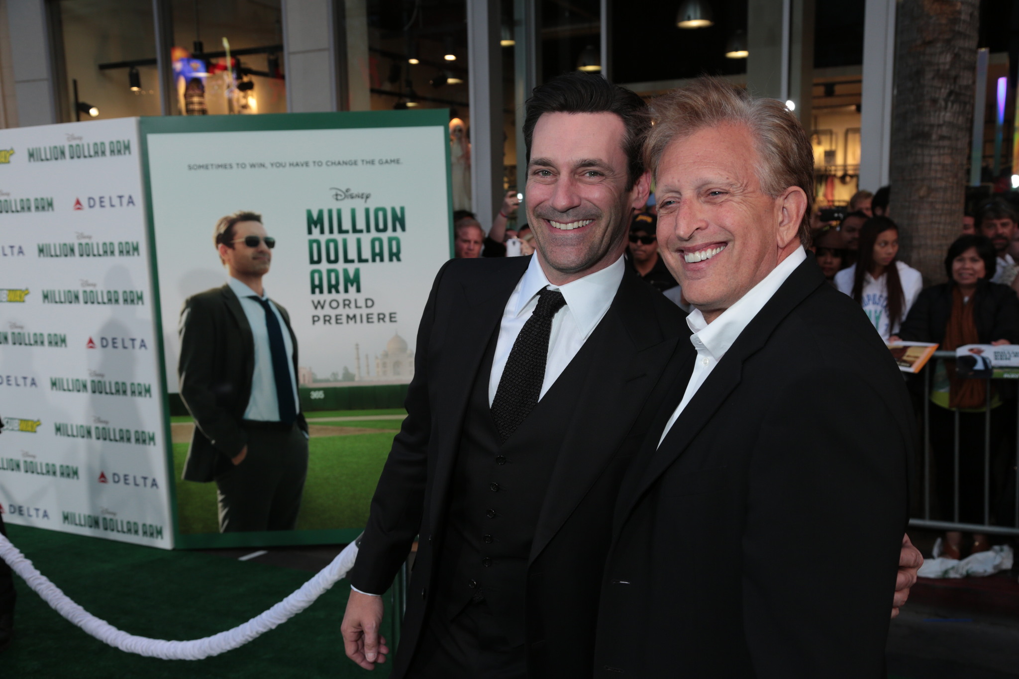 Joe Roth and Jon Hamm at event of Million Dollar Arm (2014)