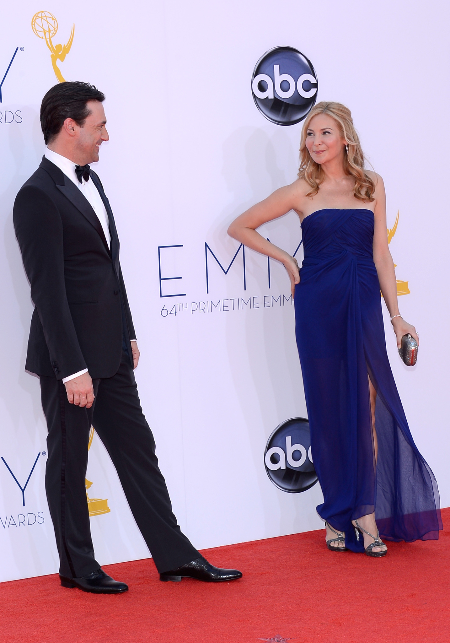 Jon Hamm and Jennifer Westfeldt at event of The 64th Primetime Emmy Awards (2012)