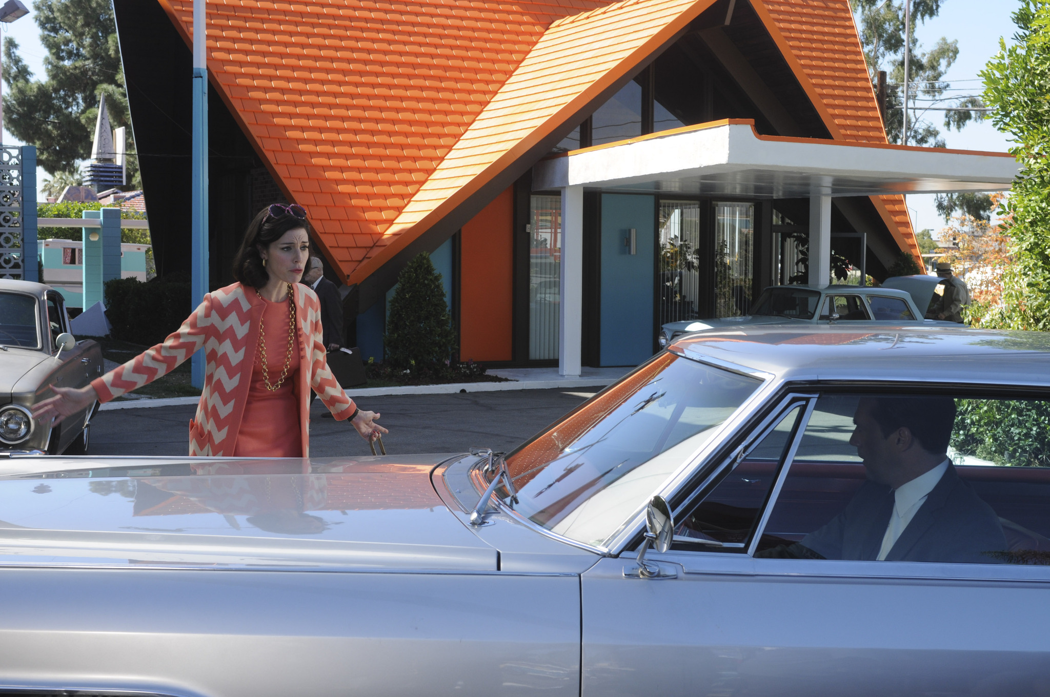 Still of Jon Hamm and Jessica Paré in MAD MEN. Reklamos vilkai (2007)