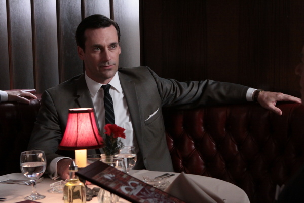 Still of Jon Hamm in MAD MEN. Reklamos vilkai (2007)