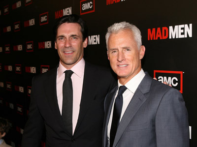 Jon Hamm and John Slattery at event of MAD MEN. Reklamos vilkai (2007)