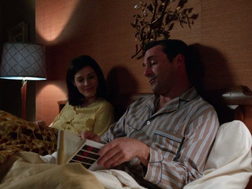 Still of Jon Hamm and Jessica Paré in MAD MEN. Reklamos vilkai (2007)