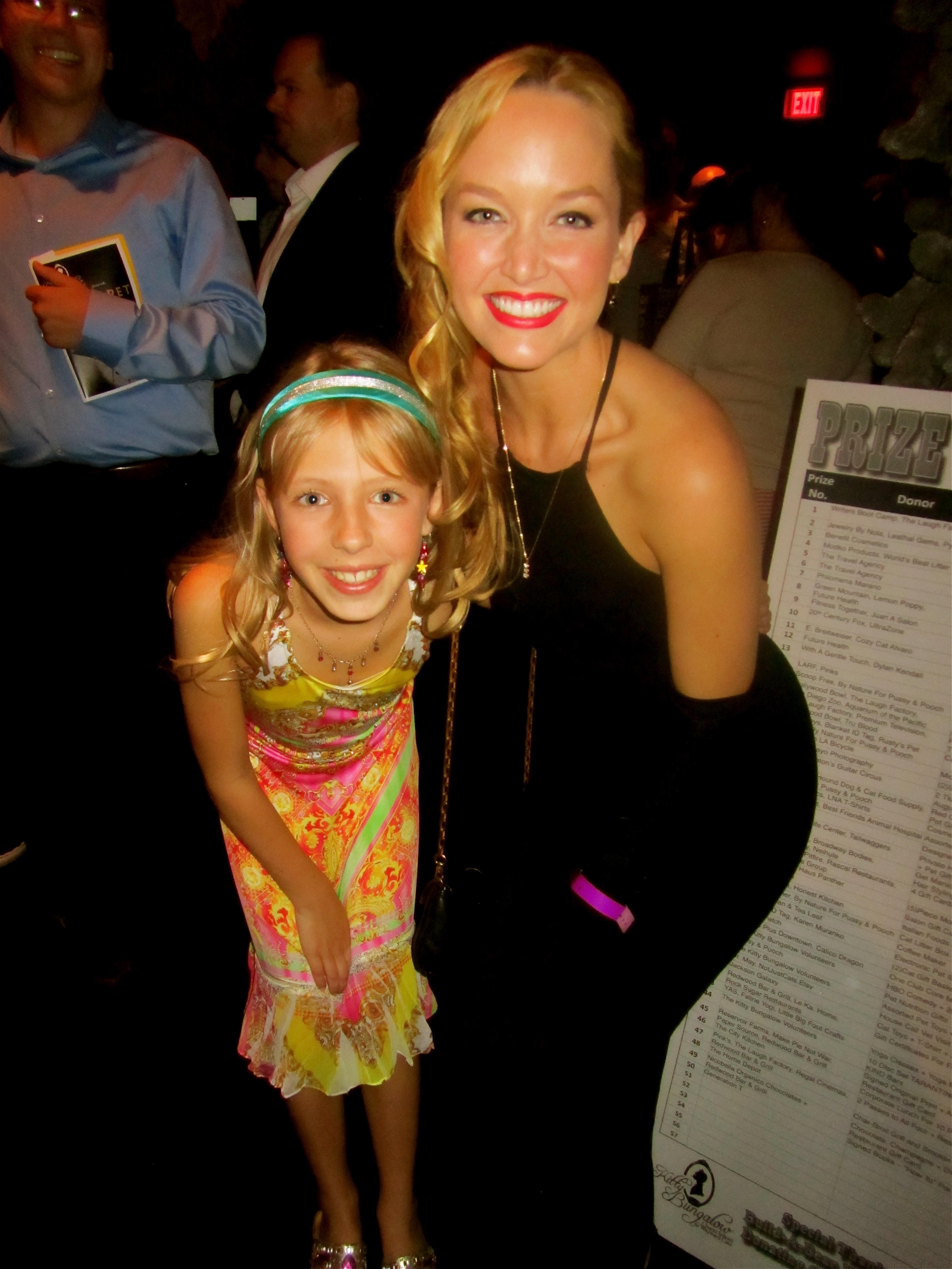 Hazel with Kelley Jakle (42, Pitch Perfect) after performing together in 