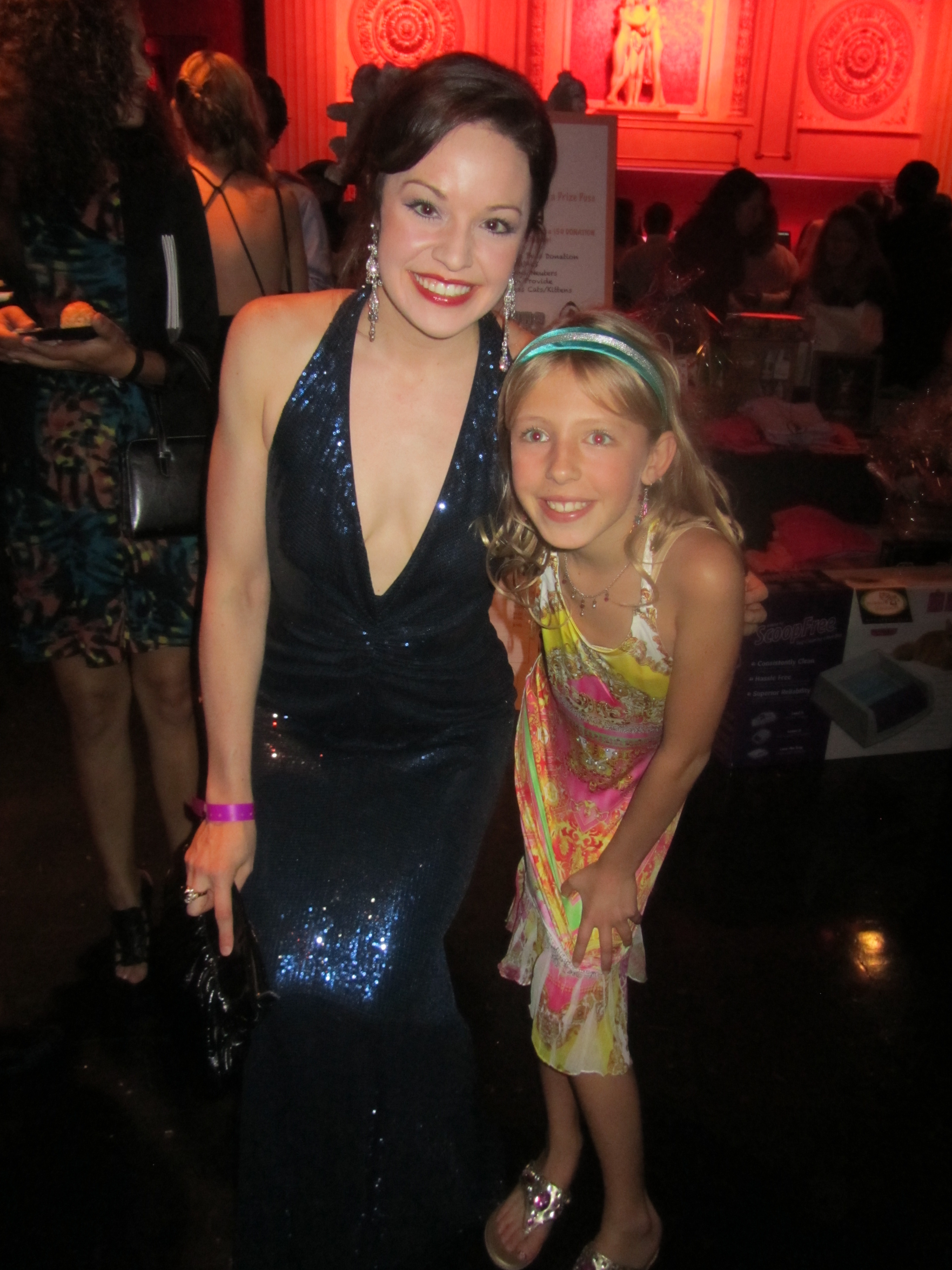 Hazel and Shelley Regner (Pitch Perfect) after performing together in 