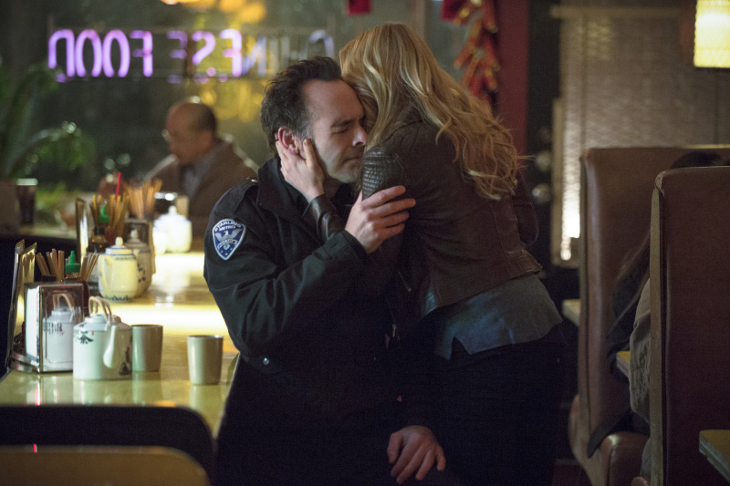 Still of Paul Blackthorne and Caity Lotz in Strele (2012)