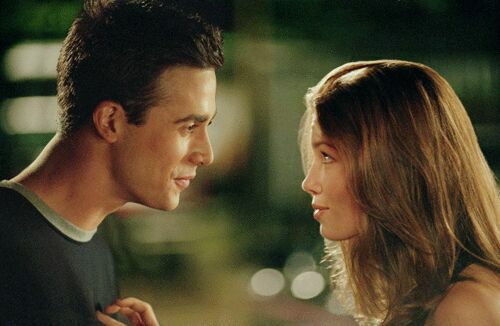 Freddie Prinze Jr. and Jessica Biel star