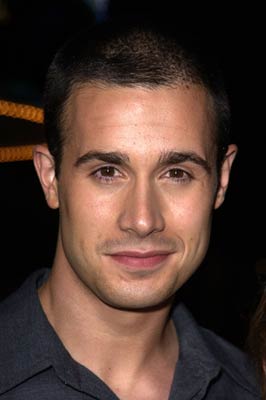 Freddie Prinze Jr. at event of Summer Catch (2001)