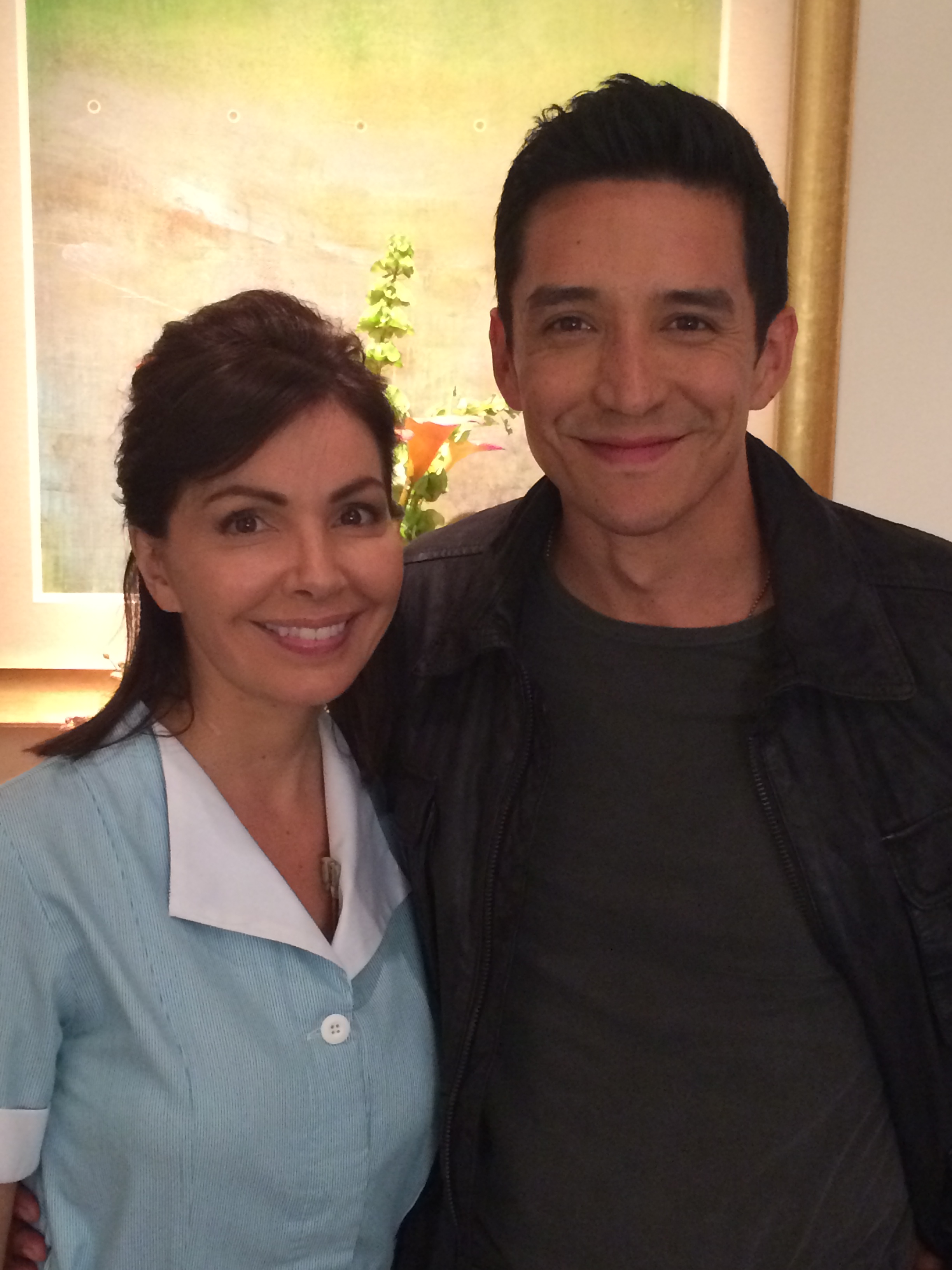 Sandy Baumann with Gabriel Luna on the set of MATADOR on EL REY network.