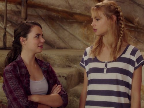 Still of Ivy Latimer and Lucy Fry in Mako Mermaids (2013)