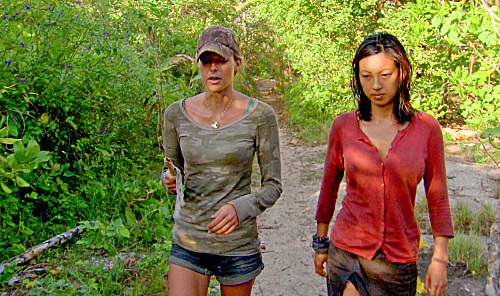 Still of Christina Cha and Chelsea Meissner in Survivor (2000)