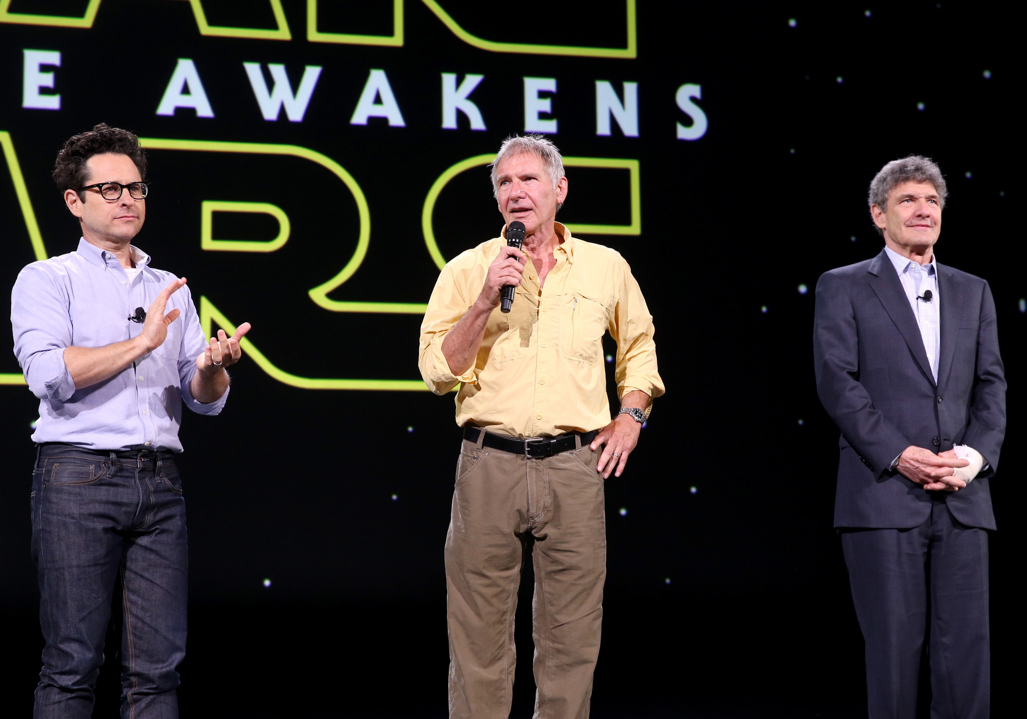 Harrison Ford, J.J. Abrams and Alan Horn at event of Zvaigzdziu karai: galia nubunda (2015)
