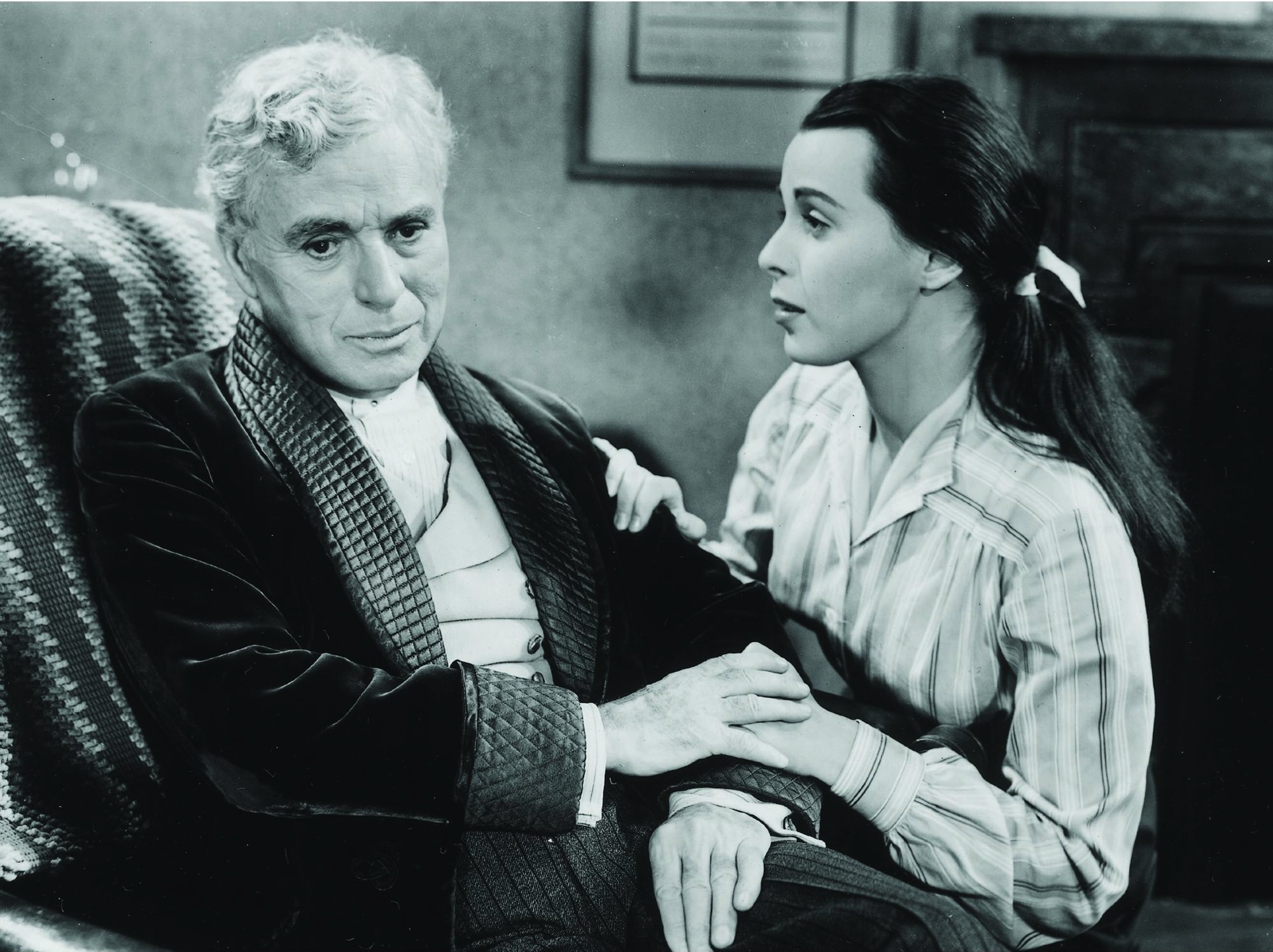 Still of Charles Chaplin and Claire Bloom in Limelight (1952)