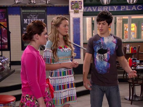 Still of Jennifer Stone, David Henrie and Bridgit Mendler in Wizards of Waverly Place (2007)