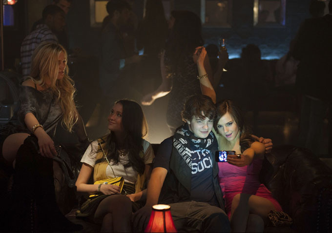 Still of Emma Watson, Israel Broussard, Katie Chang and Claire Julien in Elitinis jaunimas (2013)