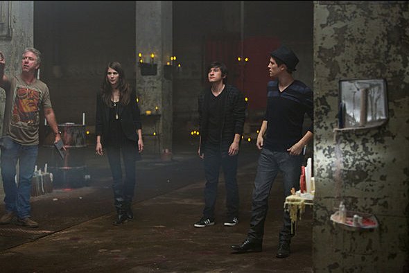 Director David Solomon, Amelia Rose Blaire, Aaron Landon, and Will Cuddy in Grimm 1x05 