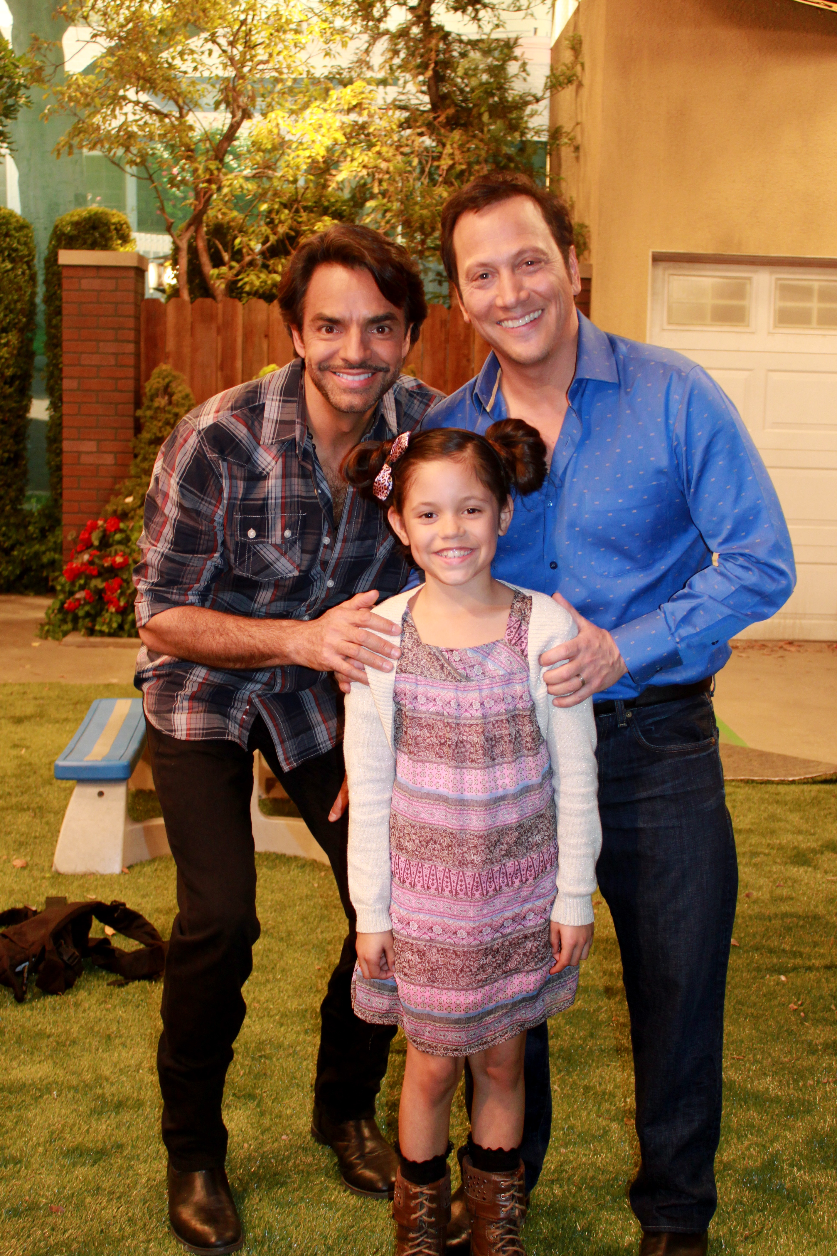 Jenna with Rob Schneider and Eugenio Derbez on set of iRob!