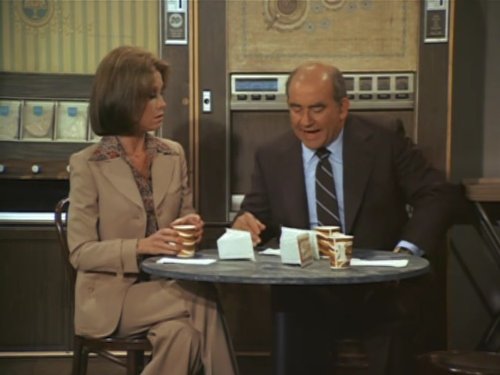 Still of Edward Asner and Mary Tyler Moore in Mary Tyler Moore (1970)