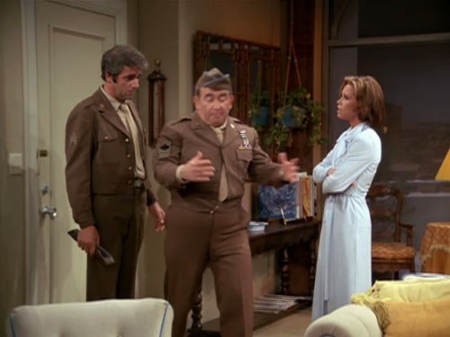 Still of Edward Asner, Mary Tyler Moore and Alex Rocco in Mary Tyler Moore (1970)