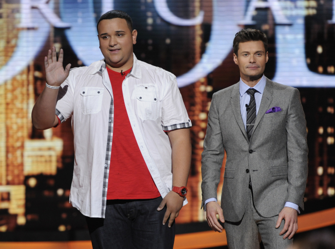 Still of Ryan Seacrest and Jeremy Rosado in American Idol: The Search for a Superstar (2002)