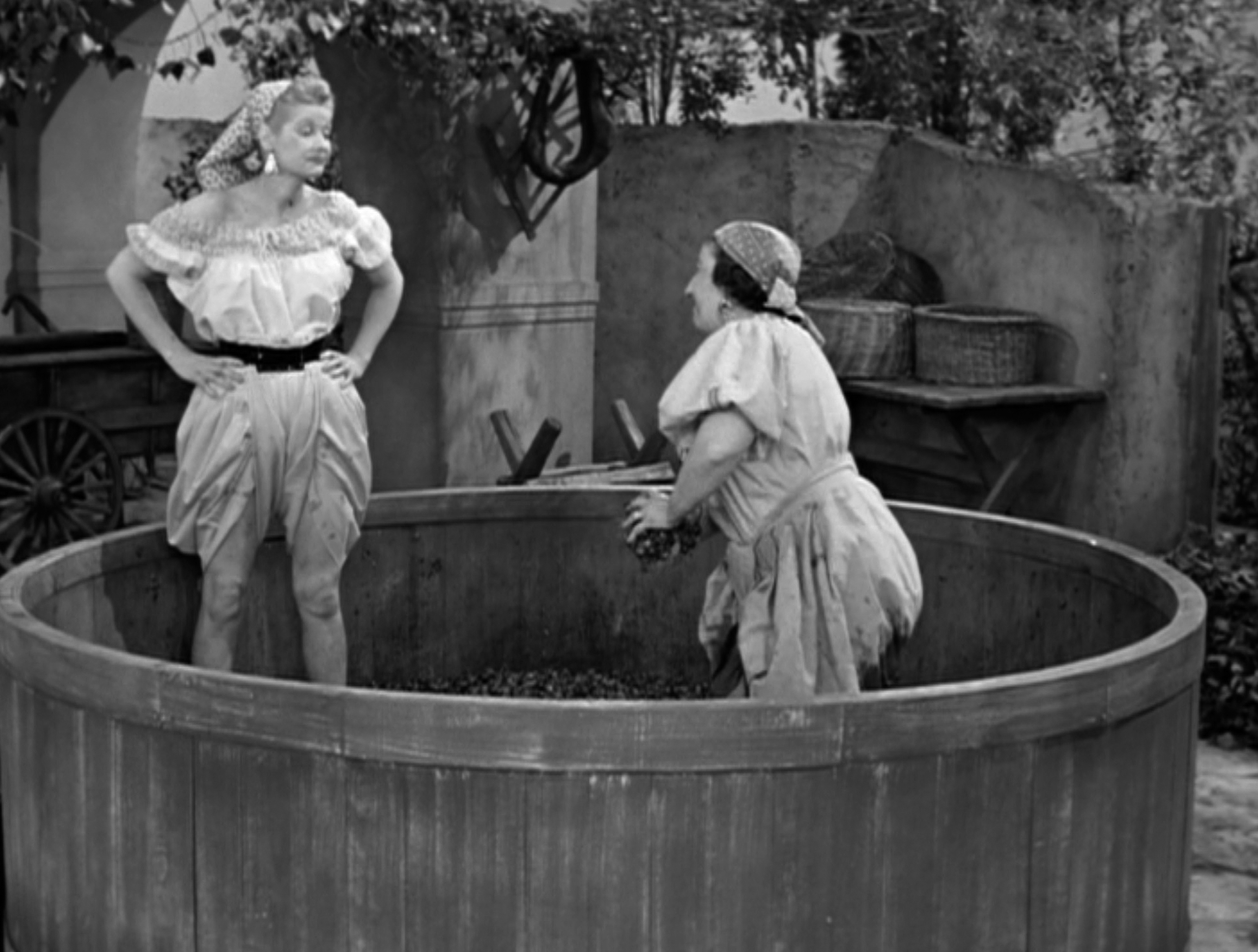 Still of Lucille Ball and Teresa Tirelli in I Love Lucy (1951)