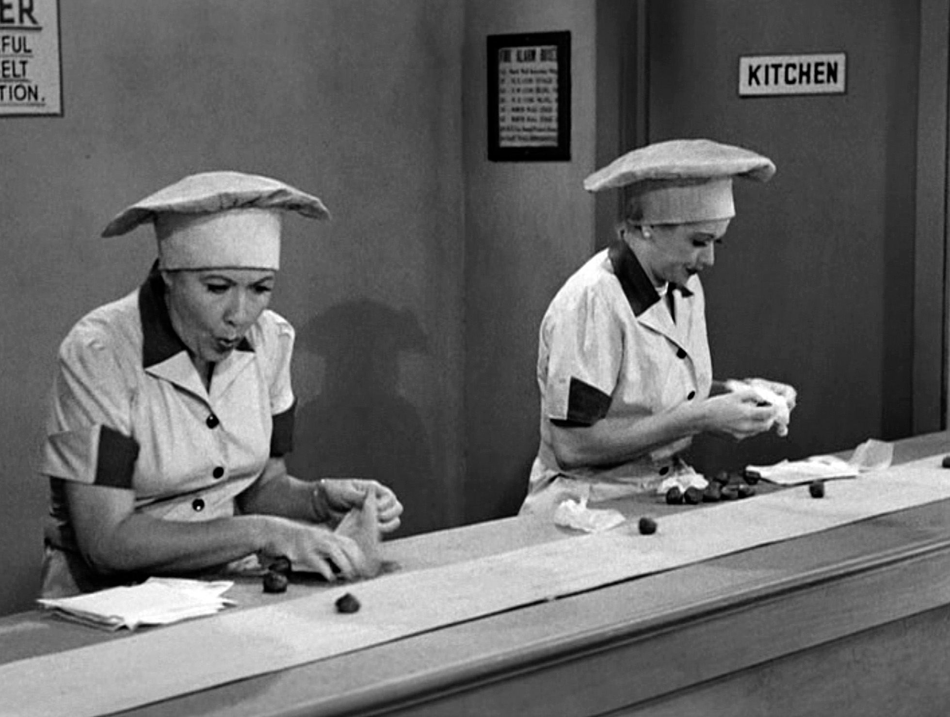 Still of Lucille Ball and Vivian Vance in I Love Lucy (1951)